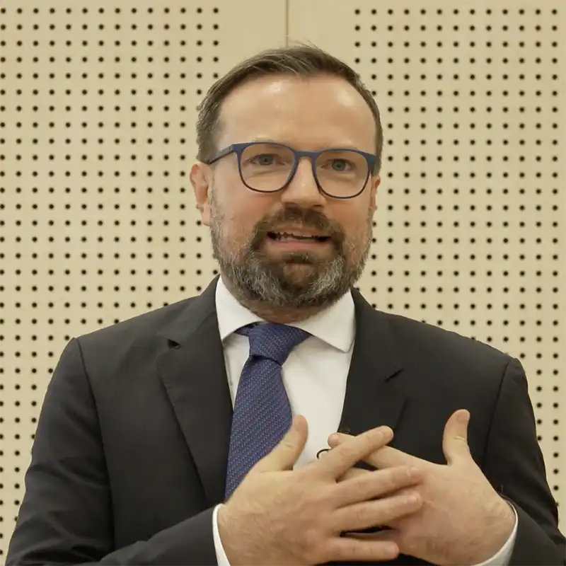 dr-lukas-motloch-Forschung-Publikation-Männerherz